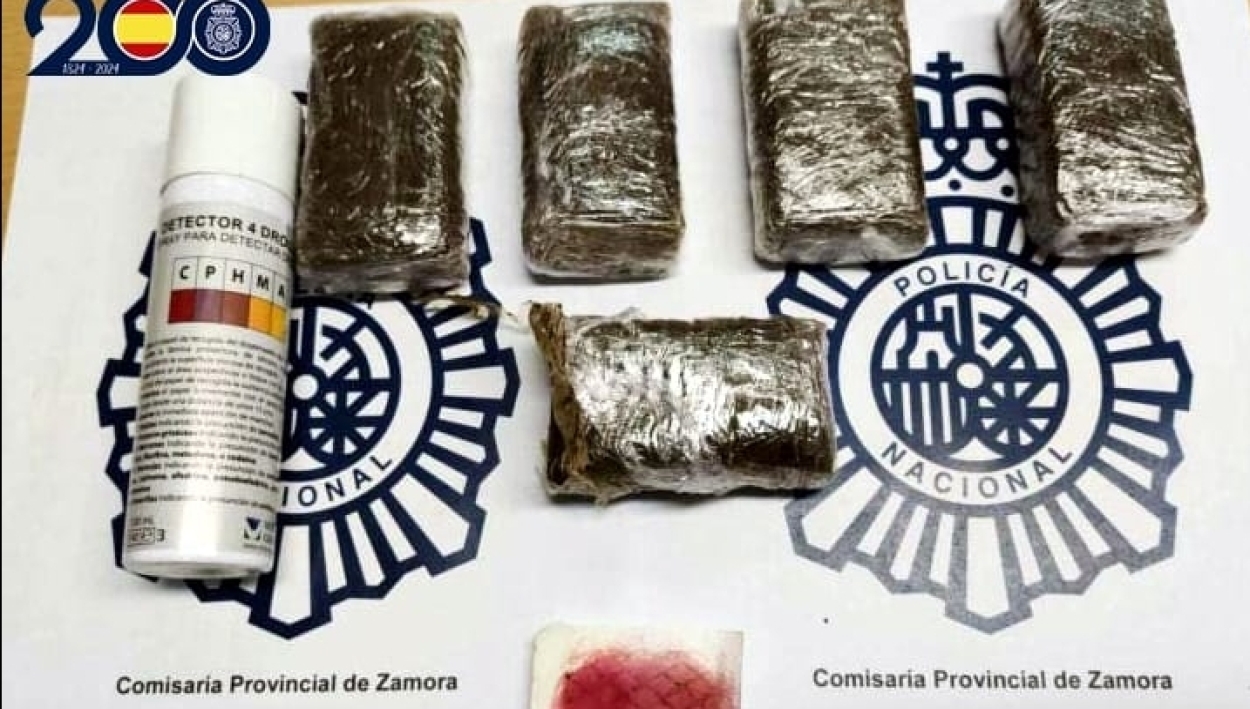 Delatado por su nerviosismo: La Policía detiene a un hombre con medio kilo de hachís en Zamora